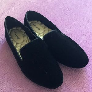 Black velvet Birdies size 8
